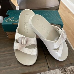 Chacos size 6 NWT